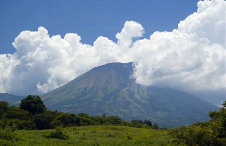 San Cristobal volcano (Edmundo Torres) San Cristobal volcano (Edmundo Torres)