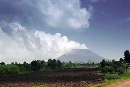 Nyiragongo from a distance (decadevolcano.net)